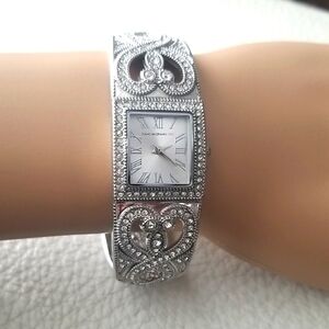 Isaac Mizrahi Elegant Silver Jewelled Bangle Watch – Intricate Design